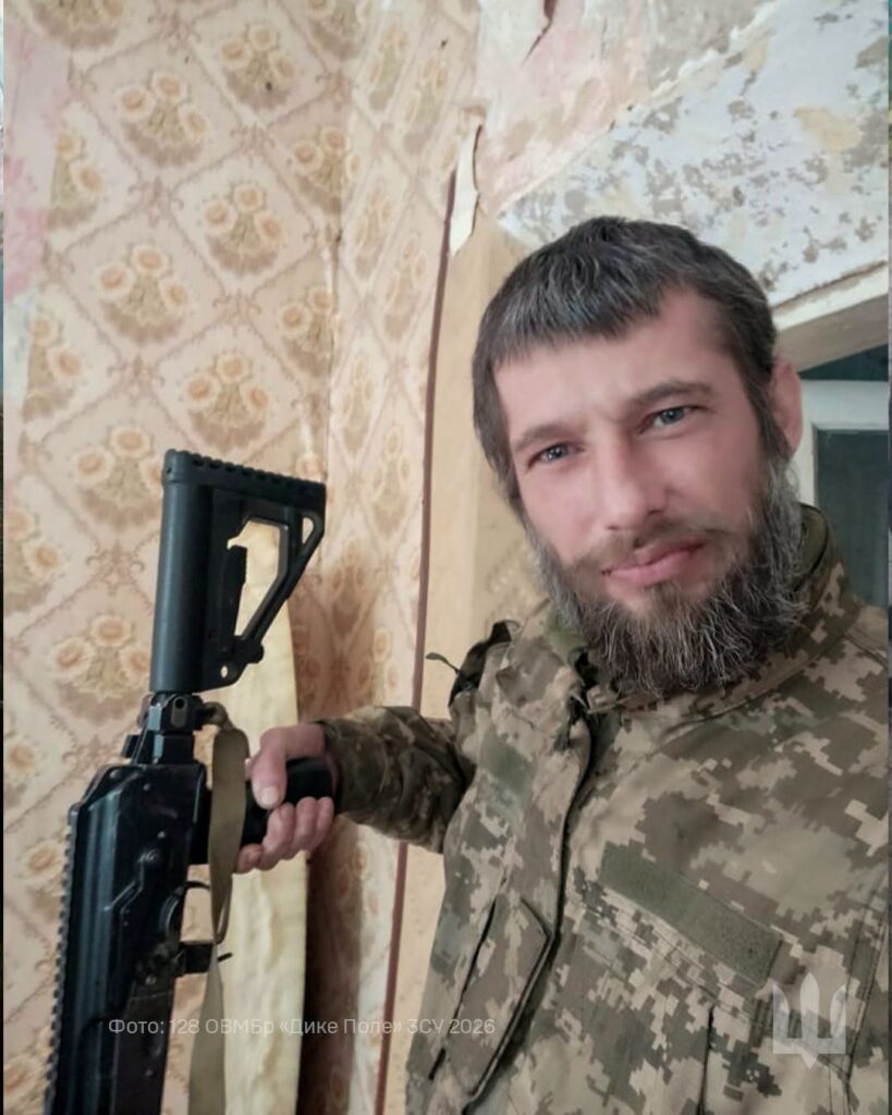 Боєць 128-ї бригади Сергій чотири доби ніс пораненого через зону обстрілів