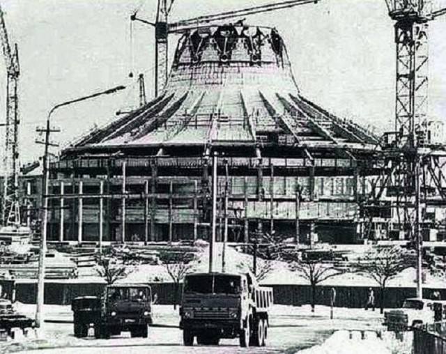 Дніпровський цирк на Січеславській Набережній: купол 19 м і трансформований манеж