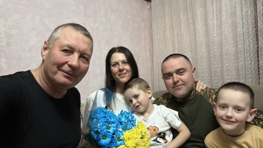 Дніпровський ветеран Валерій Чернета видав книгу «Біг» про виживання та відновлення
