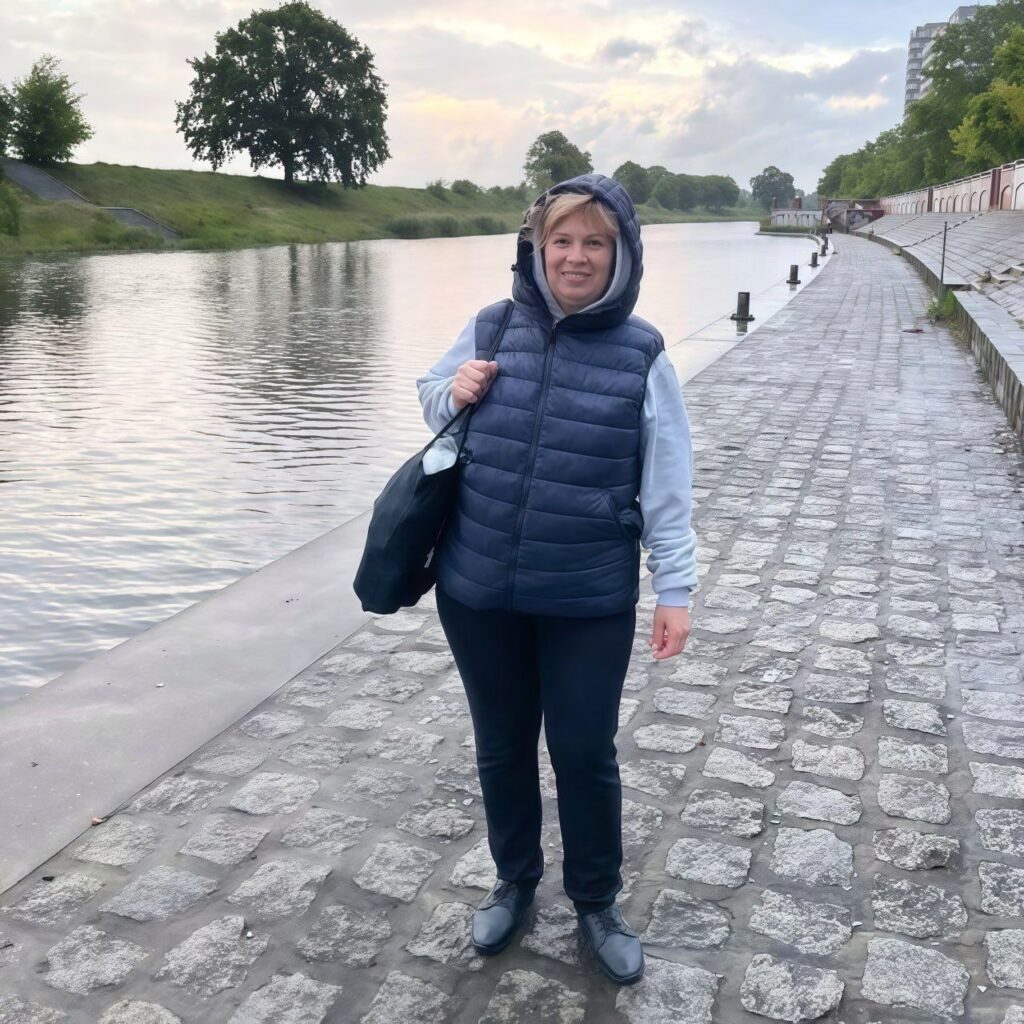 Дніпрянка Марина виготовляє склопакети на заводі Вінтера і запросила сусідку на роботу