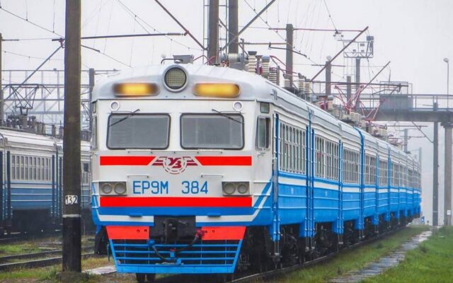 У Дніпрі та області змінили рух приміських електричок: нові рейси та скасування